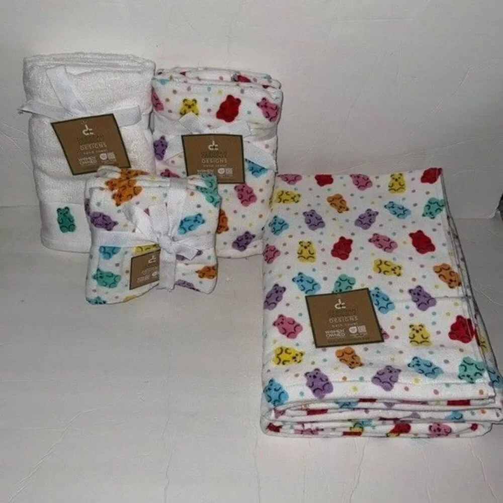NWT Deborah Connolly 10 Piece Velour Cotton Bath Towel Set White Gummy Bears
